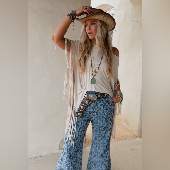 Three Bird Nest
Onyx Oval Western Belt - Brown - Picture 3 of 4